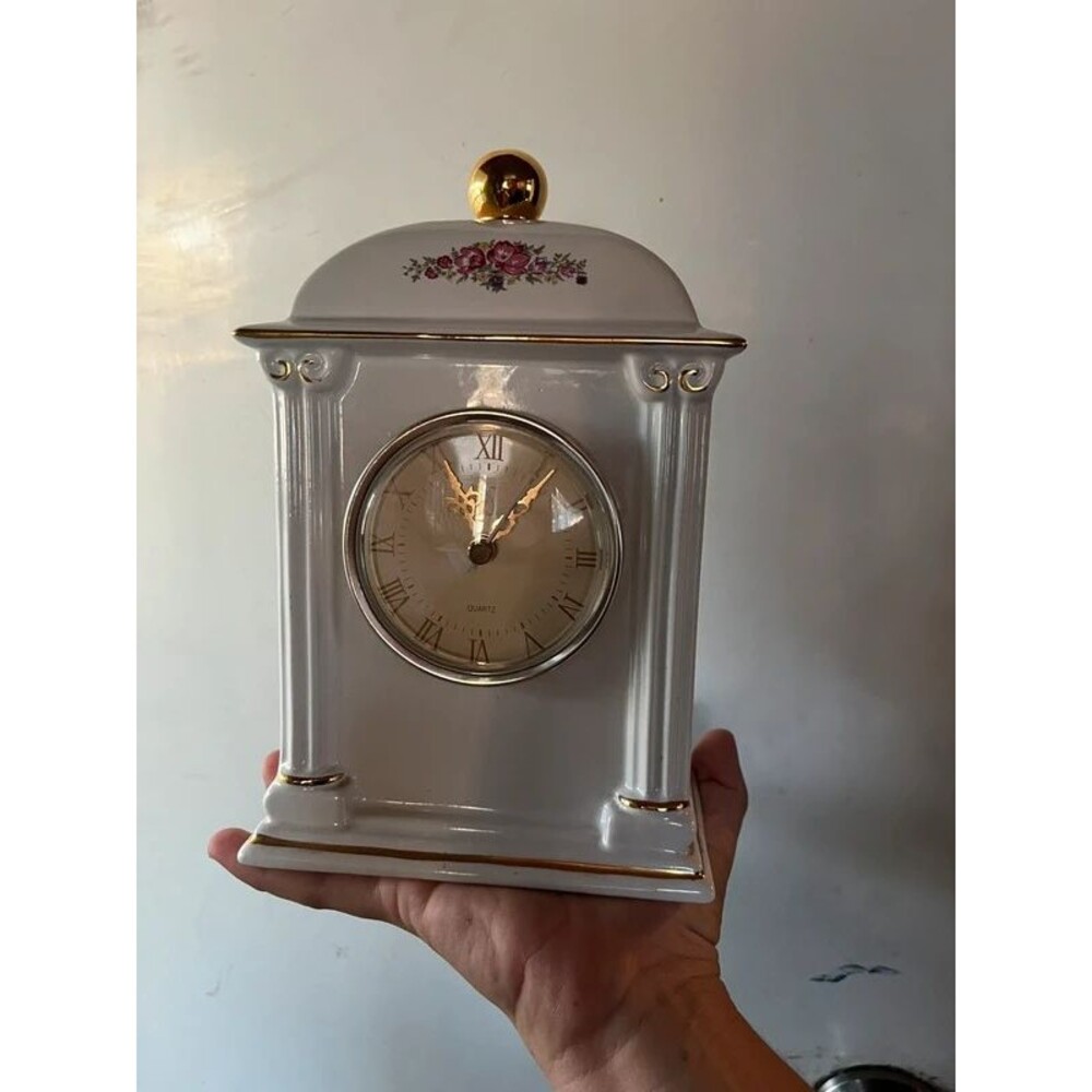 Vintage 90s grandma Core floral gold accent ceramic clock